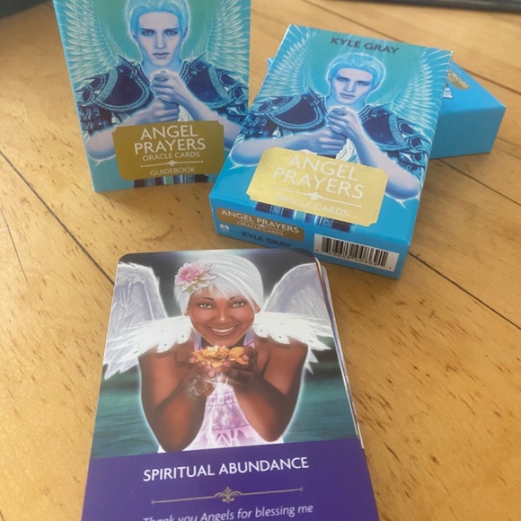Kyle Gray “Angel Prayers” oracle cards - Picture 11 of 12